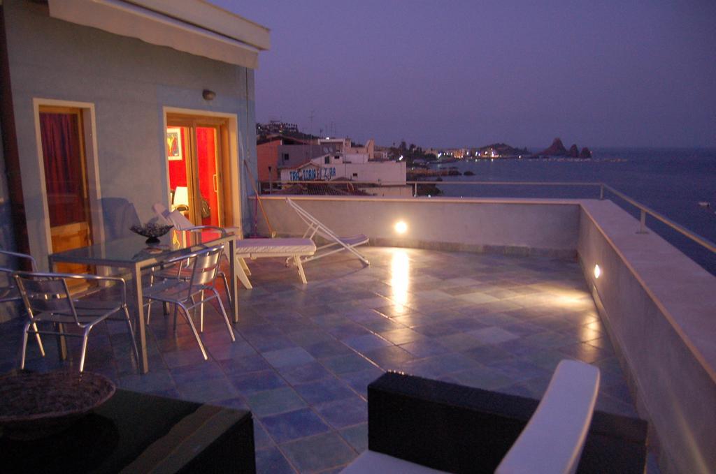 La Terrazza Sul Mare Panzió Aci Castello Szoba fotó