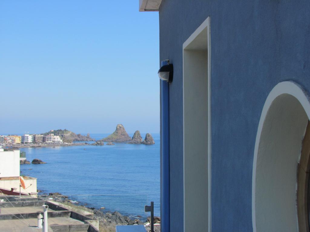 La Terrazza Sul Mare Panzió Aci Castello Kültér fotó